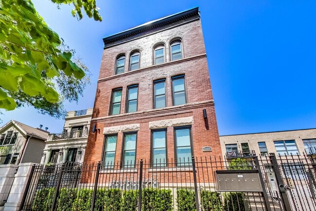 Building Photo - 2312 W Ohio St