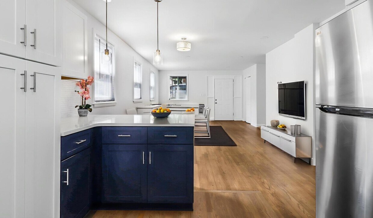 Foto principal - 5102 Just St NE