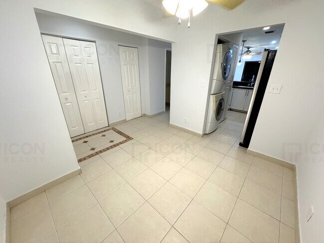 Foto del edificio - 9120 NW 40th St