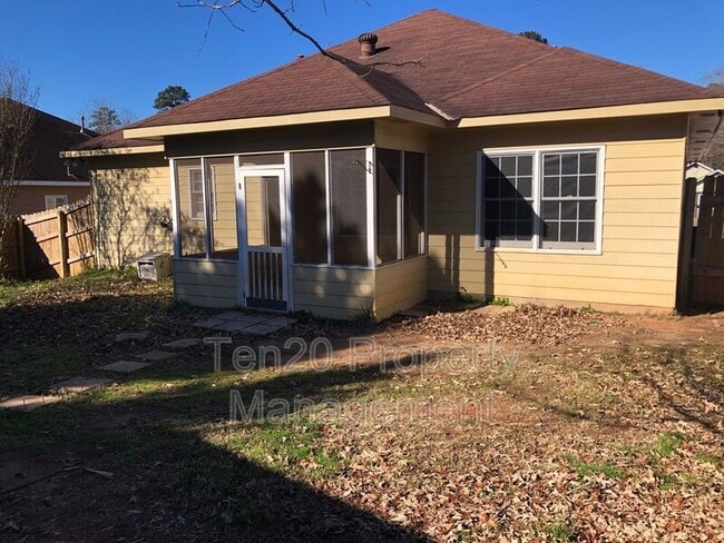 Building Photo - 6028 N Pointe Dr