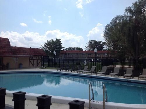 Foto del edificio - 9220 SW 3rd St