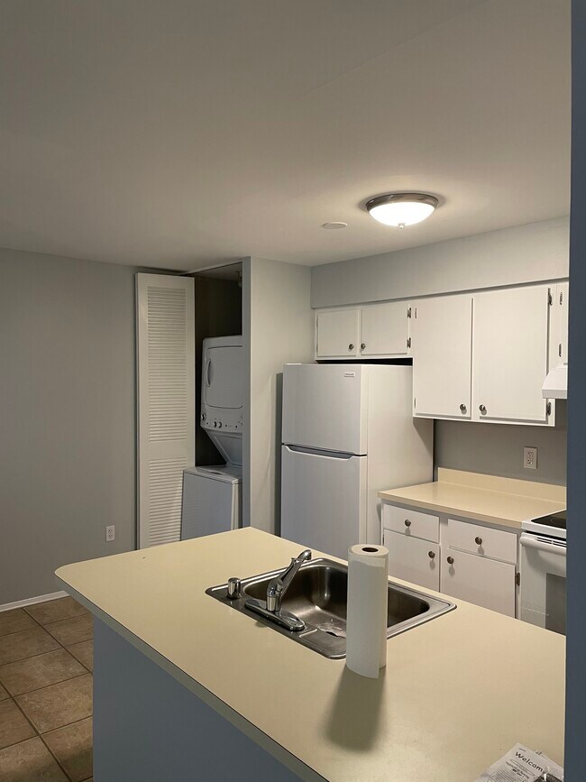 101 Ashton Ct Unit 101, West Deptford, NJ 08051 Condo for Rent in