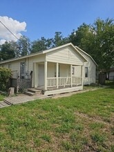 Building Photo - 8010 Miley St