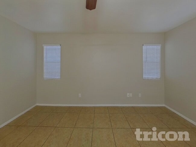 Foto del edificio - 7024 N 77th Dr