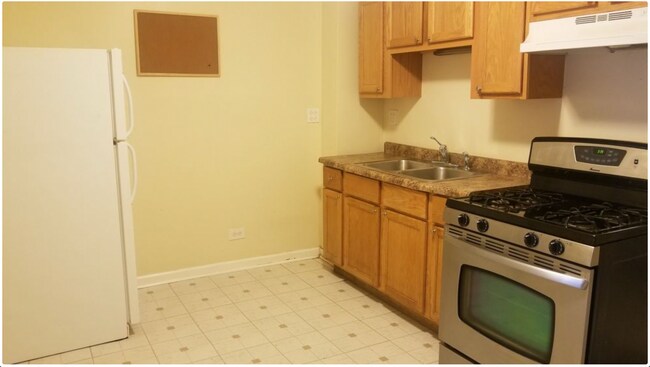 Foto del edificio - 3811 W Montrose Ave