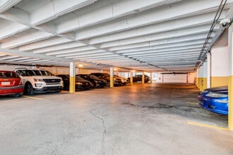 Building Photo - Broadway Centre