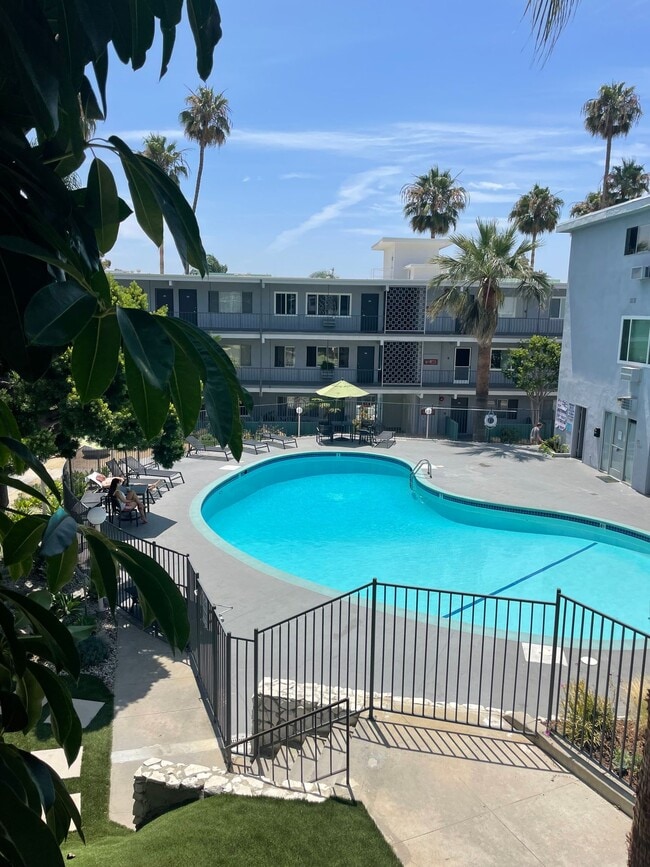 Building Photo - Rose Gardens Apartments