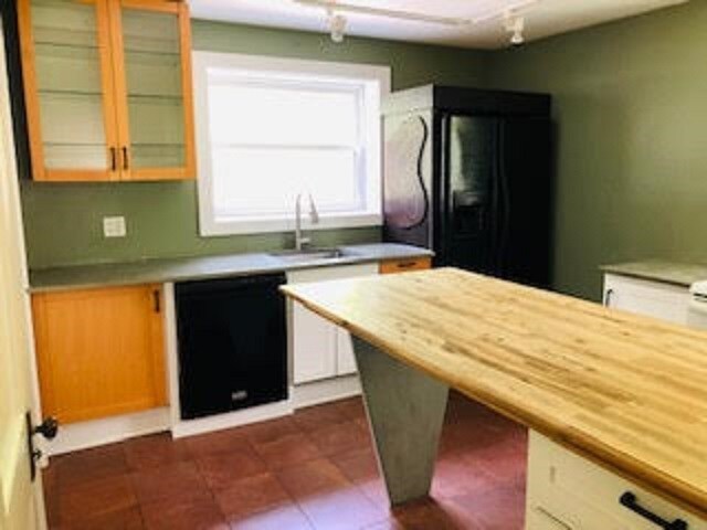 Kitchen - 903 Worth St