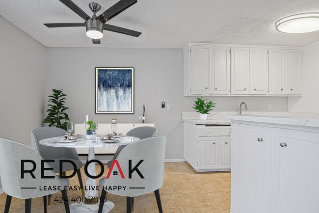 Building Photo - 2 Weeks Free Move-in Special! Beautiful On...