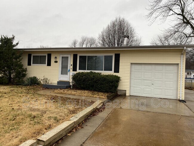 Building Photo - 1315 Bobolink Dr