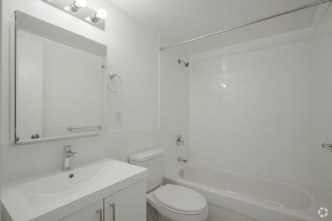 1BR, 1BA - 725SF - Salle de bain - 470 Sentinel Road