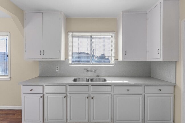 Photo - 10627 1/2 S Vermont Ave Apartment