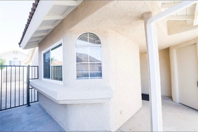 Building Photo - 13139 Kiowa Dr