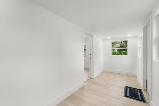 Foto del edificio - 114 NW 10th Ave