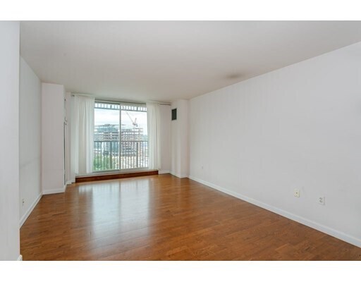 Foto del edificio - 8-12 Museum Way