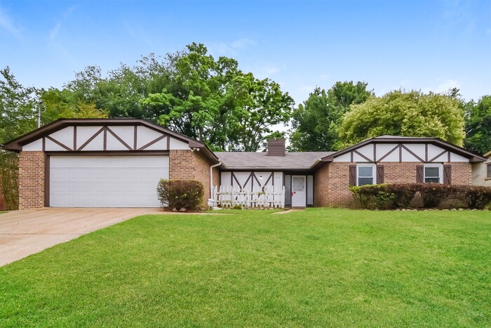 Foto principal - Adorable 4 Bedroom in Montgomery!