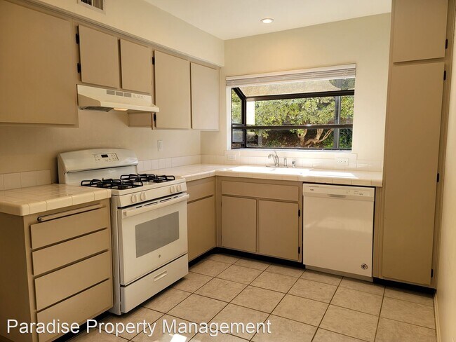 Building Photo - 2 br, 2 bath House - 747 Seneca St. C-23