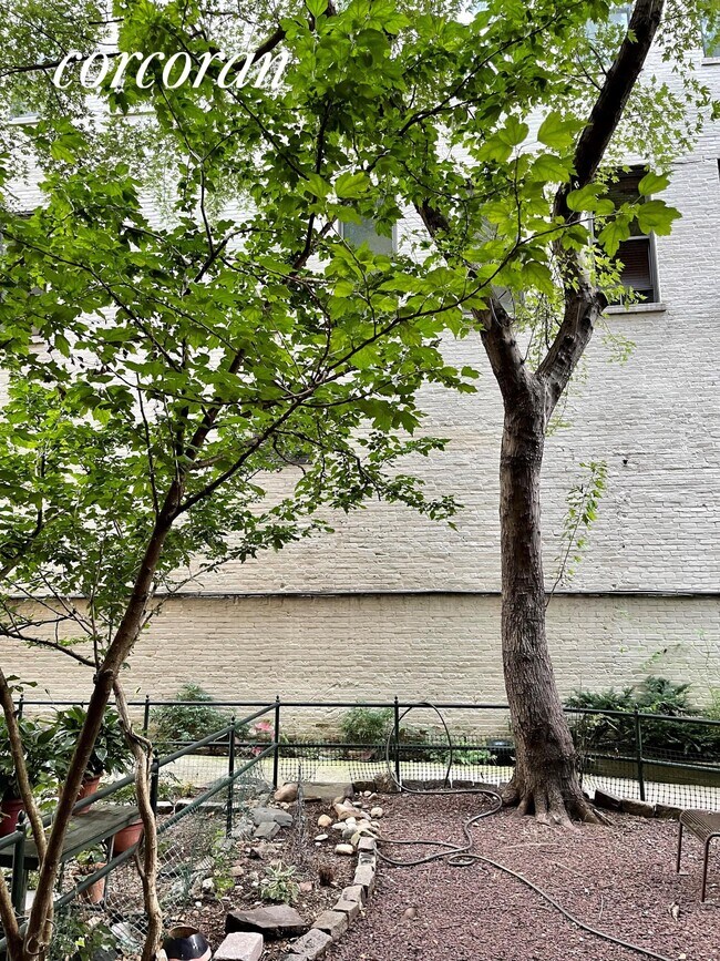 Foto del edificio - 708 Washington St