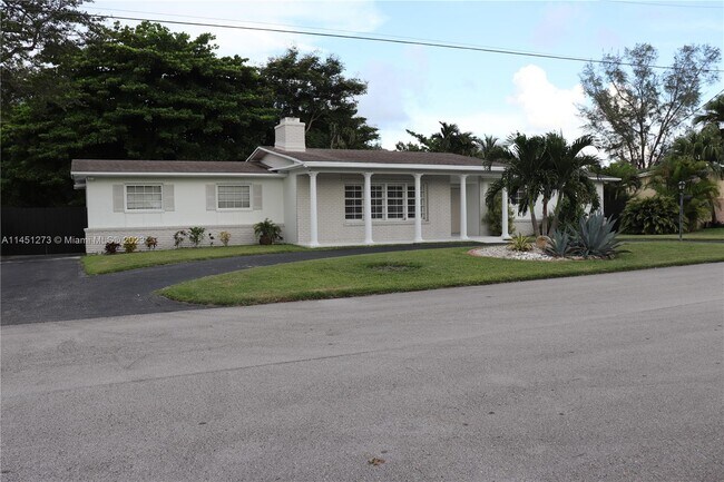 Foto del edificio - 7049 SW 66th Ave