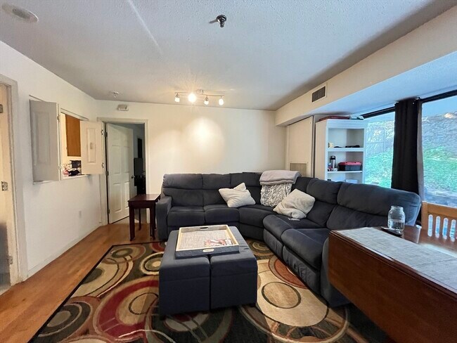 Foto del edificio - 147 Kelton St