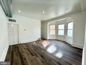 Building Photo - 1801 W Erie Ave