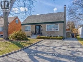Building Photo - 34 Vassar Dr