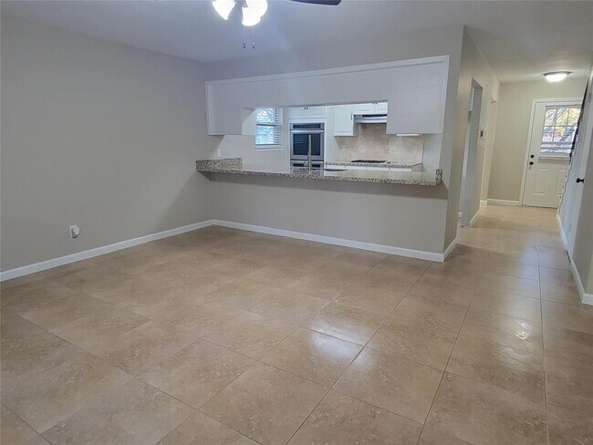 Foto del edificio - 2518 Leichester Dr