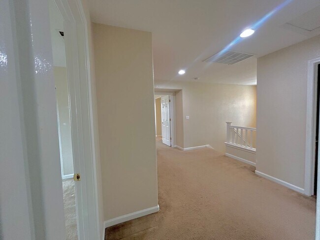 Building Photo - 2216 Cermak Way