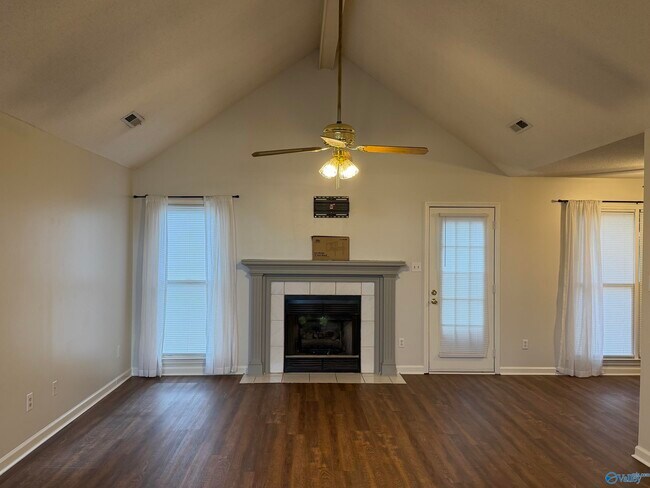 Foto del edificio - 3029 Battlement Rd SW