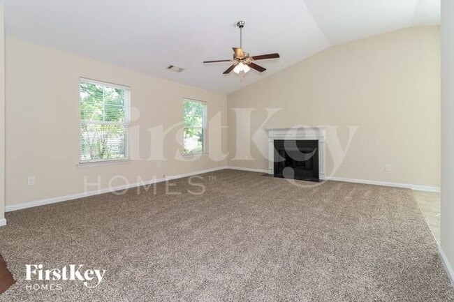 Building Photo - 522 Walnut Woods Dr