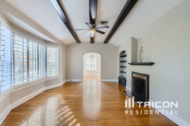 Foto del edificio - 135 E Miller St
