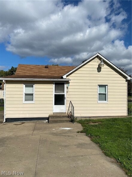 Building Photo - 665 Devitt Ave