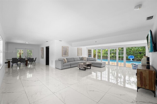 Building Photo - 1308 Seabreeze Blvd