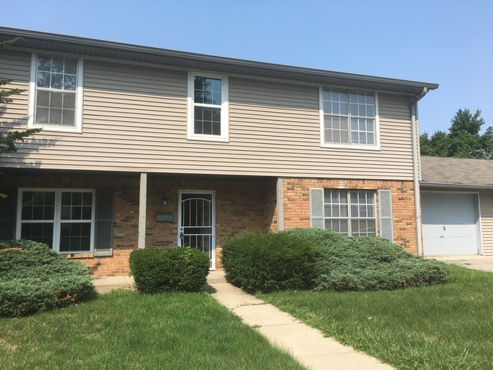 Primary Photo - PENDING-Large Condo in Warren Township!