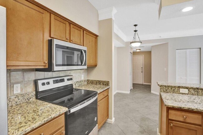 Building Photo - 9857 Baywinds Blvd