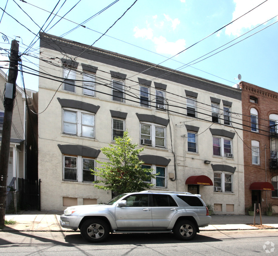 Building Photo - Elizabeth Apartments