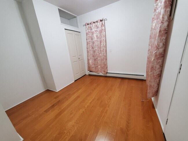 Foto del edificio - 140 W 3rd St