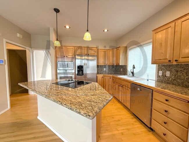 Building Photo - Beautiful Carnahan Crest Home