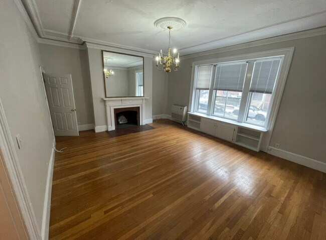 Building Photo - 10 Fairfield St
