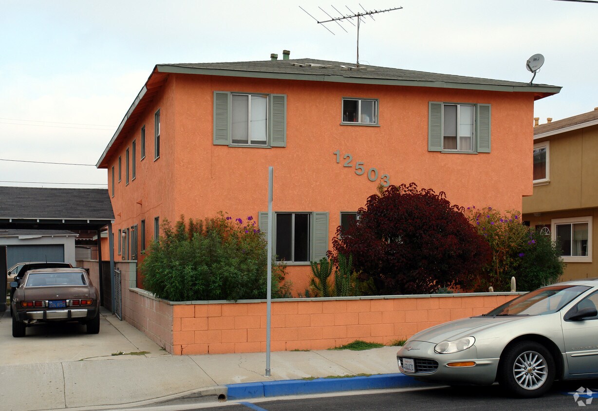 Building Photo - 12503 Grevillea Ave