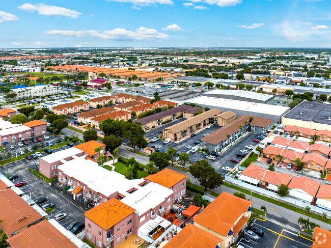 2333 W 74th St Hialeah, FL 33016 - 2333 W 74th St