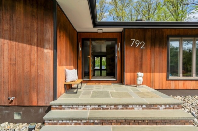 Foto del edificio - 792 Partridge Dr