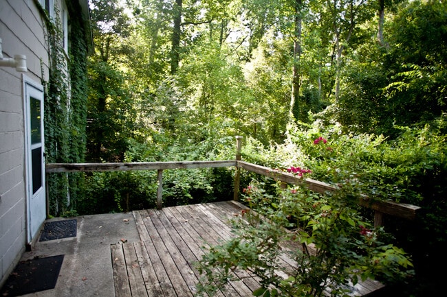 Building Photo - 507 Pine Bluff Trail