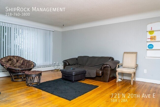 Foto del edificio - 721 N 20th Ave E