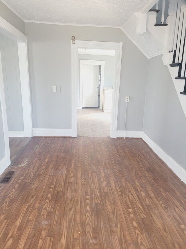 Foto del edificio - Two-Bedroom Single Family Home in Downtown...