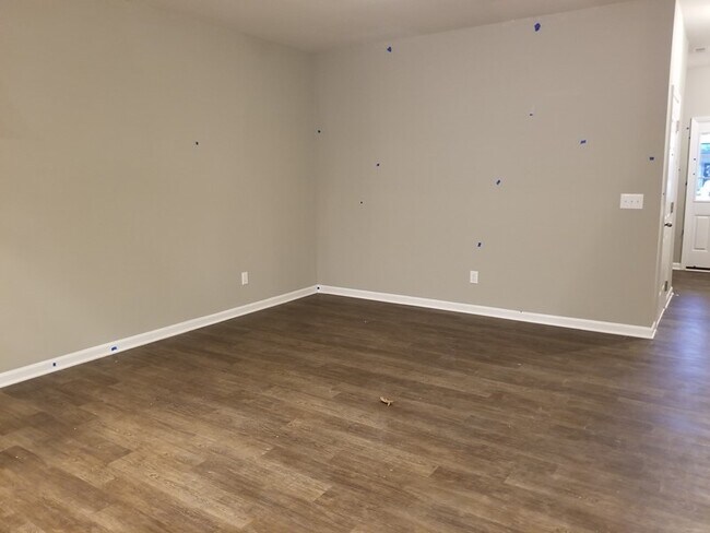 Building Photo - Townhome Available in Brightleaf