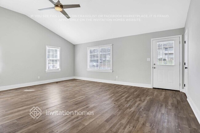 Building Photo - 981 Moreland Dr SE