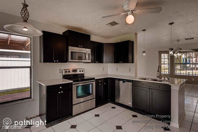 Building Photo - 4 br, 2 bath House - 234 Satinwood Circle ...