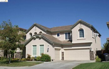 Building Photo - 111 Tennyson Ct
