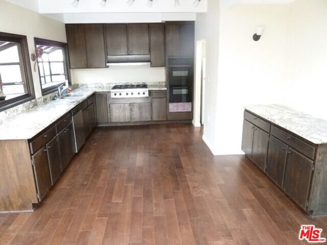 Foto del edificio - 3900 Pacific Ave